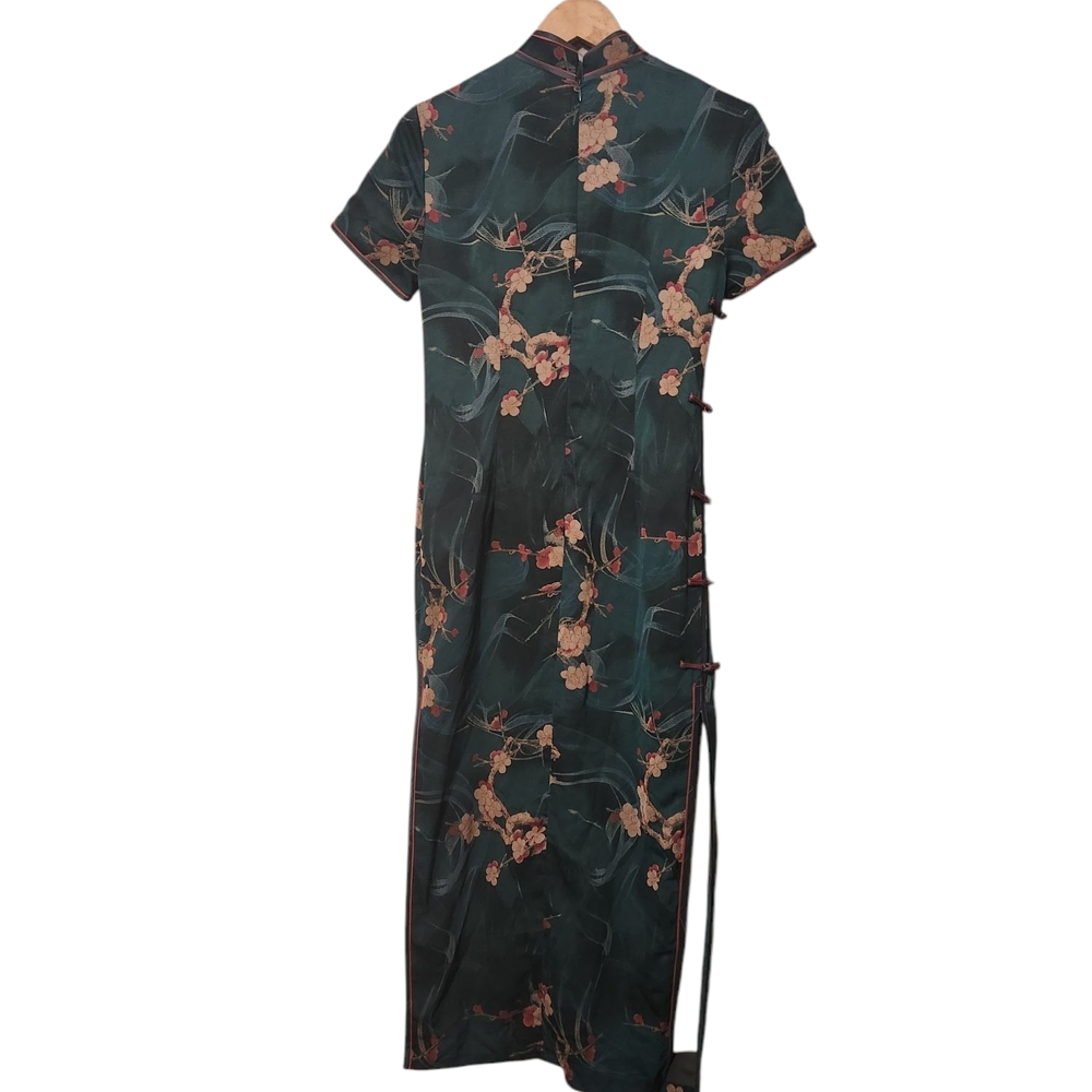 Elegant Floral Green Tang Dress - Picture 6 of 9